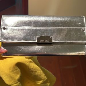 Jimmy Choo Silver clutch Measurements: 11" x 6.75" x 0.75"
